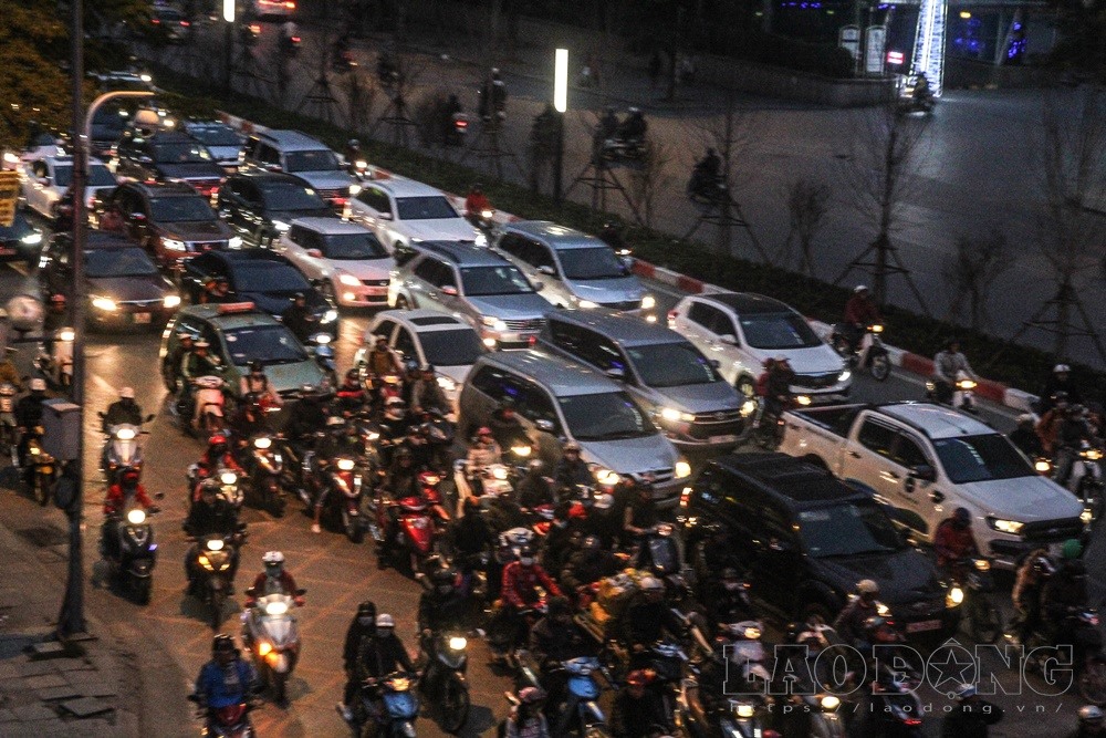 Đường Trần Duy Hưng cũng trong tình trạng tương tự.