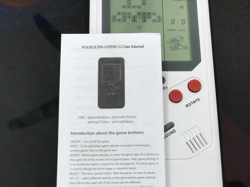 Ốp lưng Game Boy có các phiên bản cho iPhone 6 tới iPhone X.