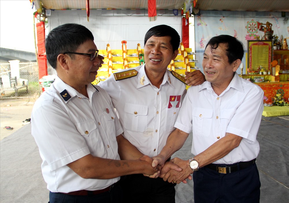 Đây cũng là cơ hội cho những người còn sống, những anh em đồng đội gặp lại nhau sau gần 30 năm.