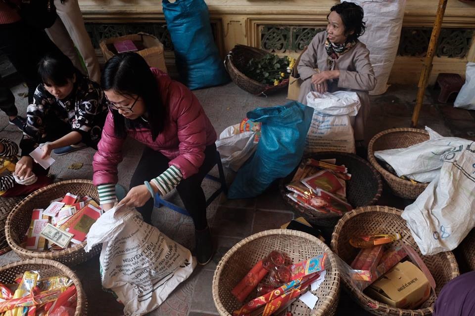 Chùa Phúc Khánh không còn khu vực để người dân tự hóa vàng