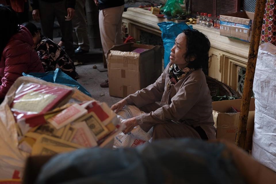 Mặc dù người dân vẫn dâng lễ vàng mã nhưng nhà chùa sẽ tập hợp lại để đốt tại một khu vực riêng, không còn tình trạng người dân tự ý đốt tràn lan