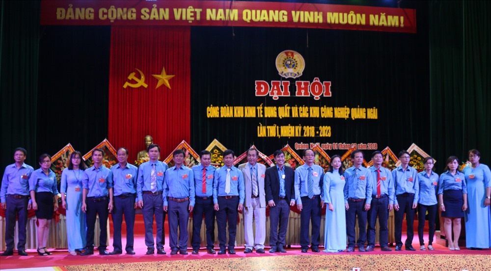 Ra mắt ban chấp hành. Ảnh: T.H