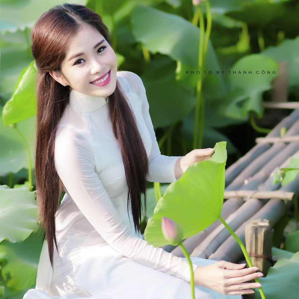 Sở hữu gương mặt xinh đẹp, Nam Em được ví như bản sao của “Thần thiên tỷ tỷ” Đặng Thu Thảo