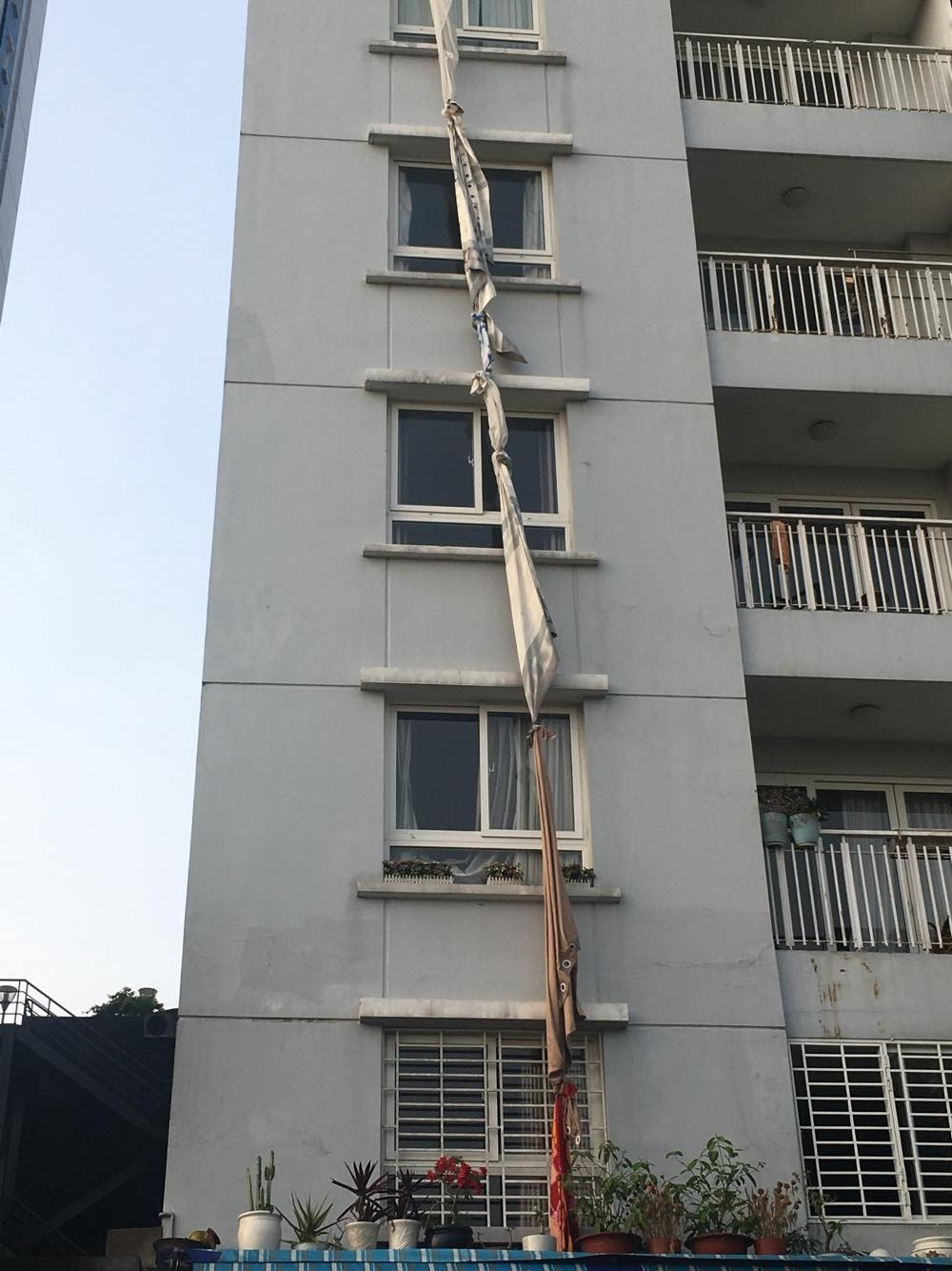 Một số dây để người dân thoát nạn trong vụ cháy