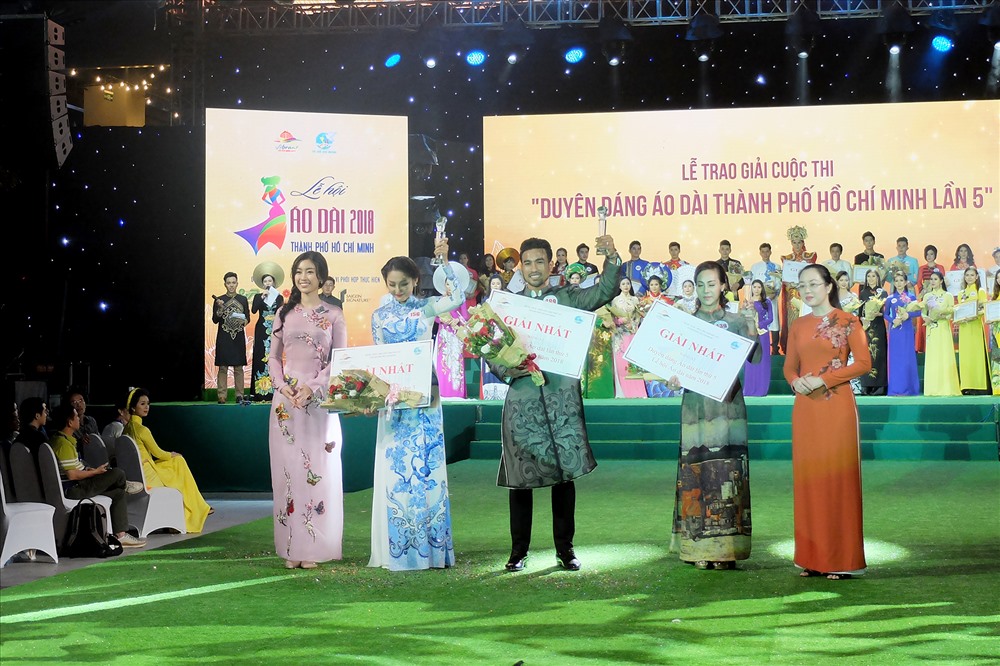 Các thí sinh nhận giải