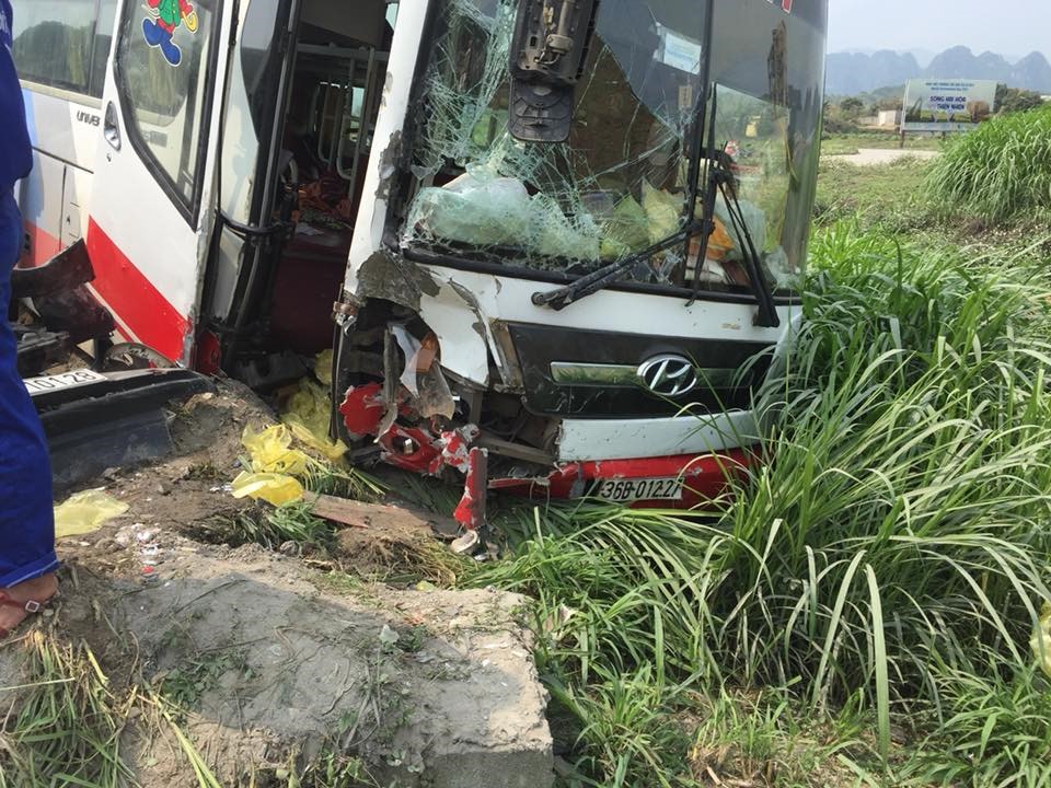 Hiện trường vụ tai nạn. Ảnh Người đưa tin.