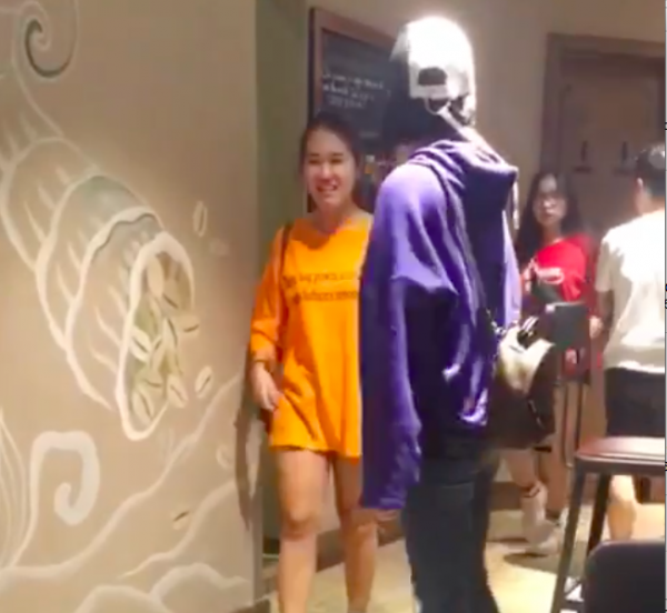 Bảo Anh bị bắt gặp đi chơi cùng quản lý Bùi Tiến Dũng.