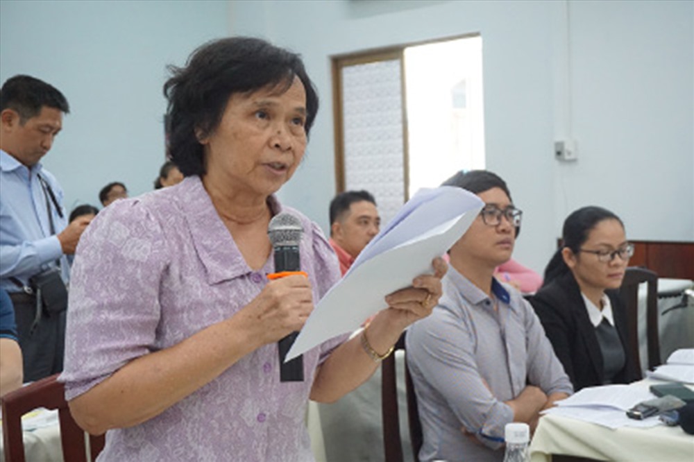 PGS Phan Thị Tươi đóng góp ý kiến. Ảnh: MQ