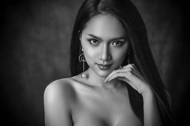 Cùng với đó, Hương Giang Idol có màn thể hiện vô cùng tốt bên cạnh dàn thí sinh, trở thành một trong những “tiêu điểm” tại cuộc thi năm nay. Bên cạnh sự xuất sắc đáng ghi nhận của Hương Giang thì những thí sinh khác cũng đang minh chứng mình là một trong những ứng cử viên cho chiếc vương miện.
