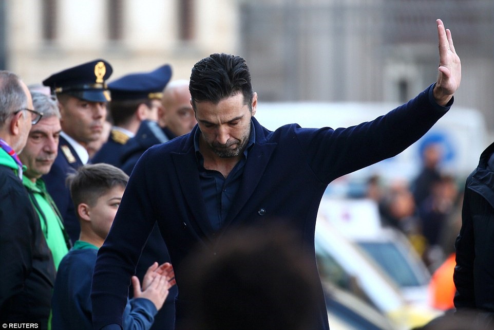 Thủ thành Gainluigi Buffon cũng có mặt. Ảnh: Reuters.