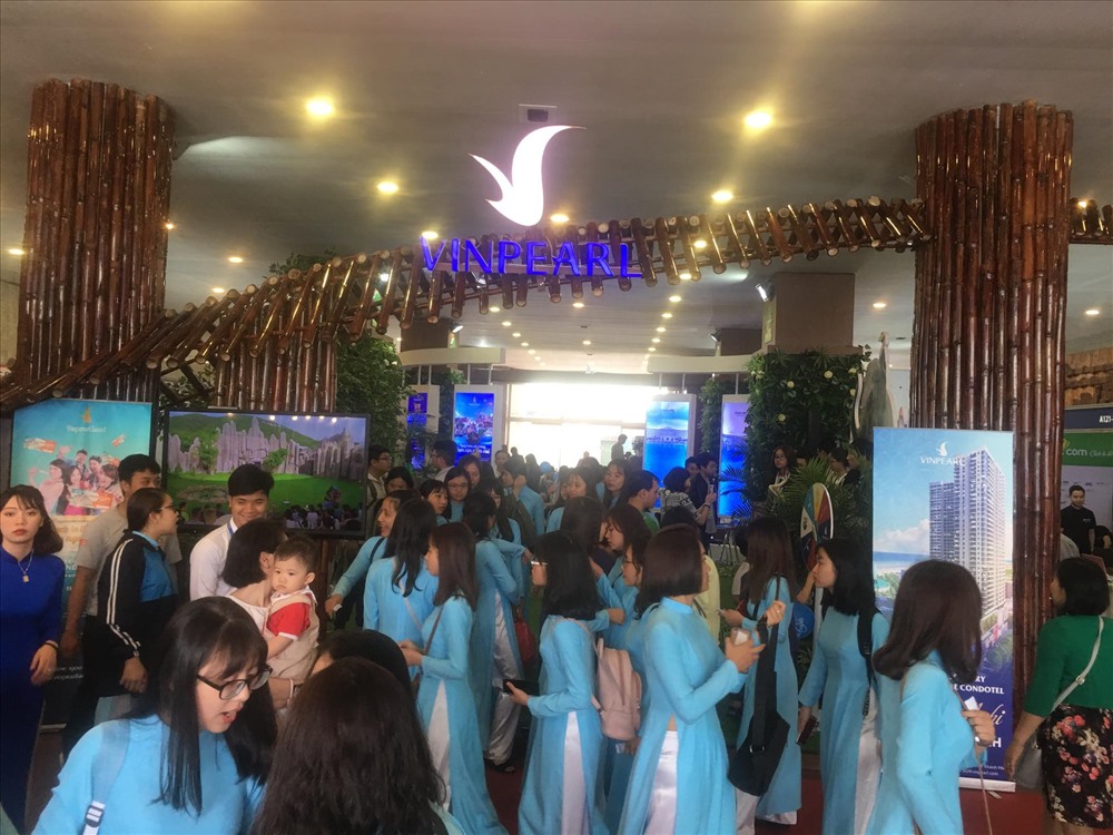 Nhuộm xanh Hội chợ Du lịch Quốc tế Việt Nam – VITM Hà Nội 2018. Ảnh: Đăng Huỳnh