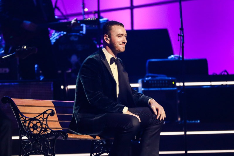 Sam Smith đã có những chia sẻ đầy xúc động dành cho Elton John, “Cảm ơn vì đã luôn tin tưởng tôi và là nguồn cảm hứng cho cả cộng đồng LGBTQ.”