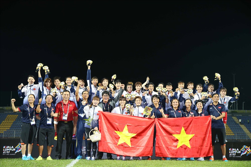 tập thể ĐT nữ Việt Nam cũng sẽ được trao tặng Bằng khen của Thủ tướng Chính phủ.. Ảnh: D.P