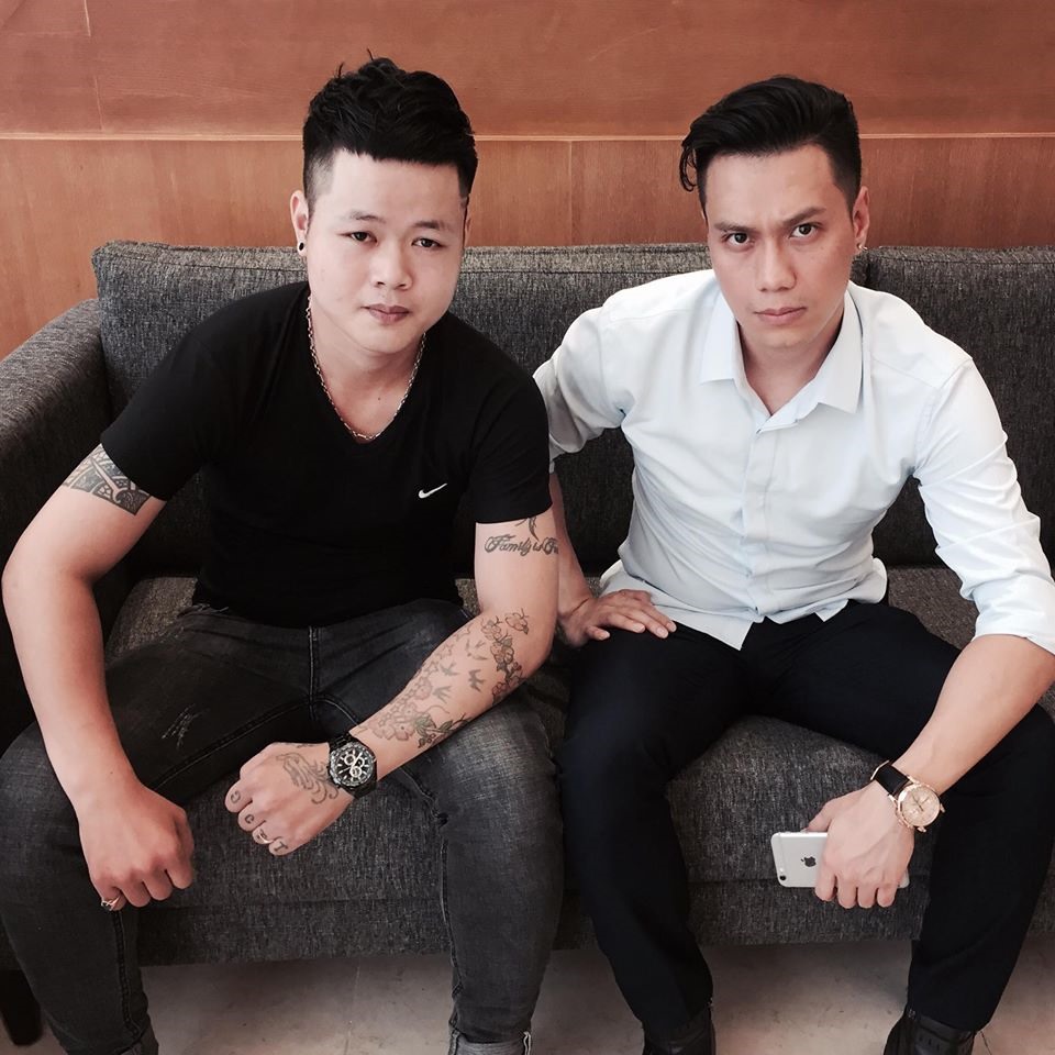 Những người nổi tiếng như NSND Hoàng Dũng (vai Phan Quân - Người phán xử), NSƯT Trung Anh (vai Lương Bổng), Việt Anh (vai Phan Hải)...sau khi xem hình ảnh về tác phẩm của Tuấn đều dành lời khen ngợi cho anh.