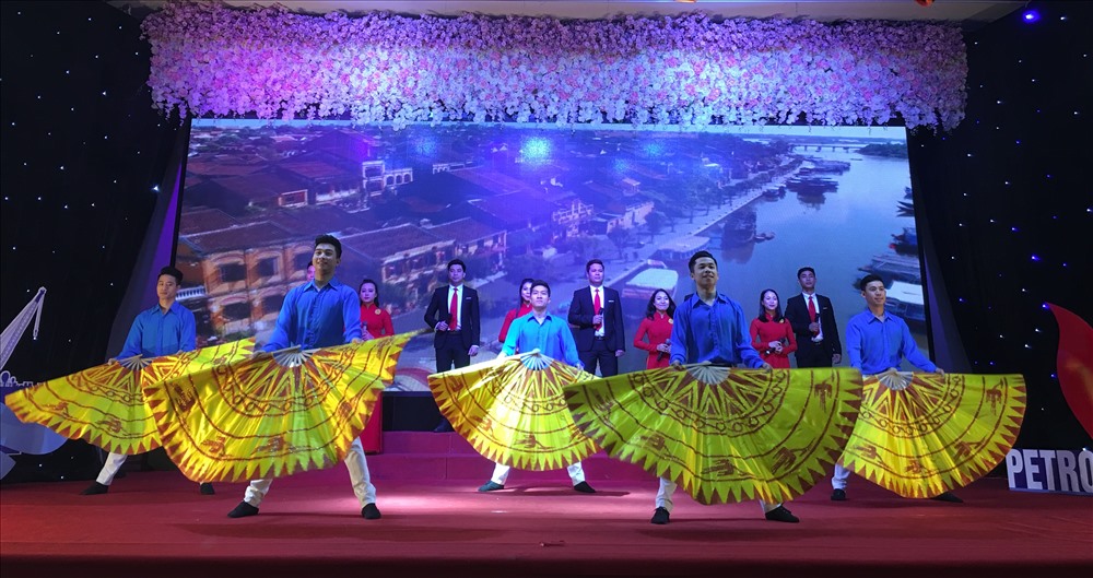 Chương trình văn nghệ trong Lễ phát động. Ảnh: L.Nguyên