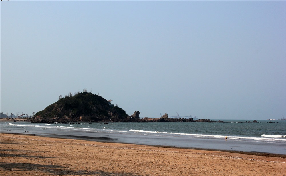 Đảo Lan Châu, viên ngọc lung linh trên biển Cửa Lò. Ảnh: Trần Lưu