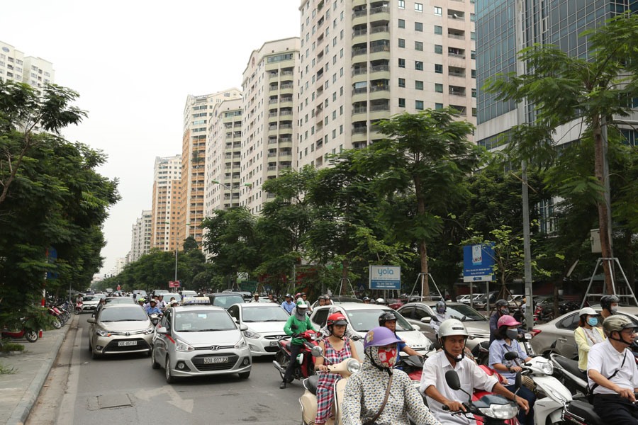 Khu chung cư Trung Hoà - Nhân Chính (Hà Nội). Các căn hộ tại đây dù rẻ nhất cũng đều có giá trên 2 tỉ đồng. Ảnh: HẢI NGUYỄN