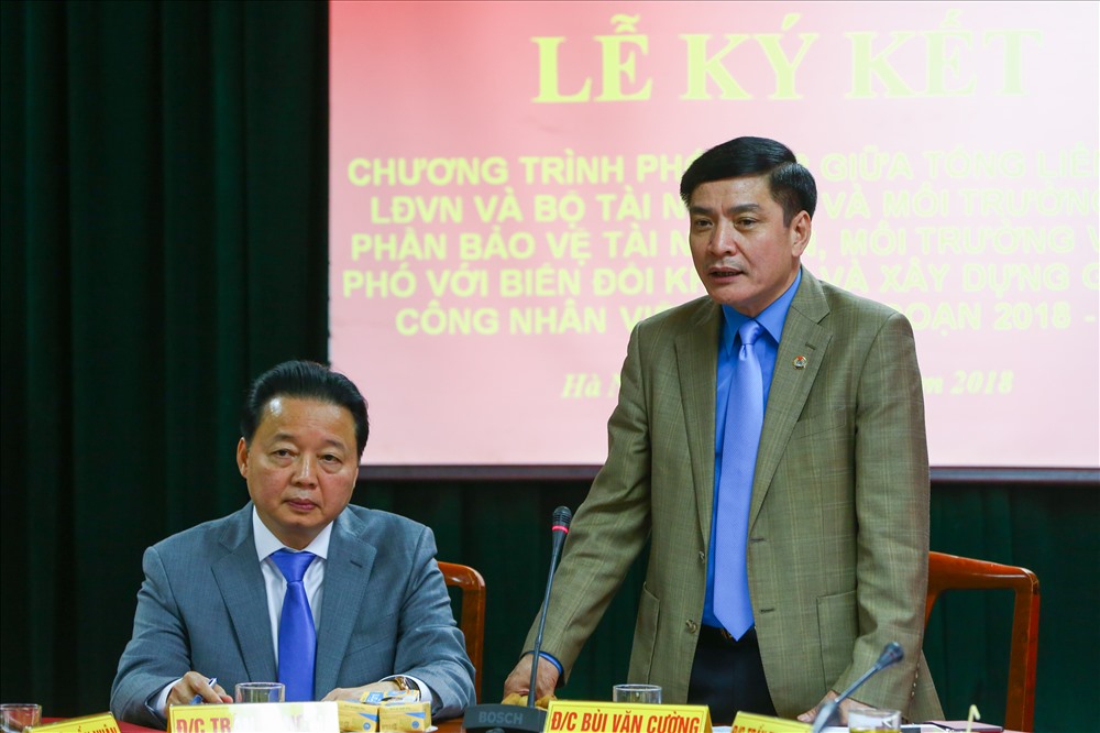 Đồng chí Bùi Văn Cường - Ủy viên TƯ Đảng, Chủ tịch Tổng LĐLĐVN phát biểu tại buổi lễ. Ảnh: Sơn Tùng.