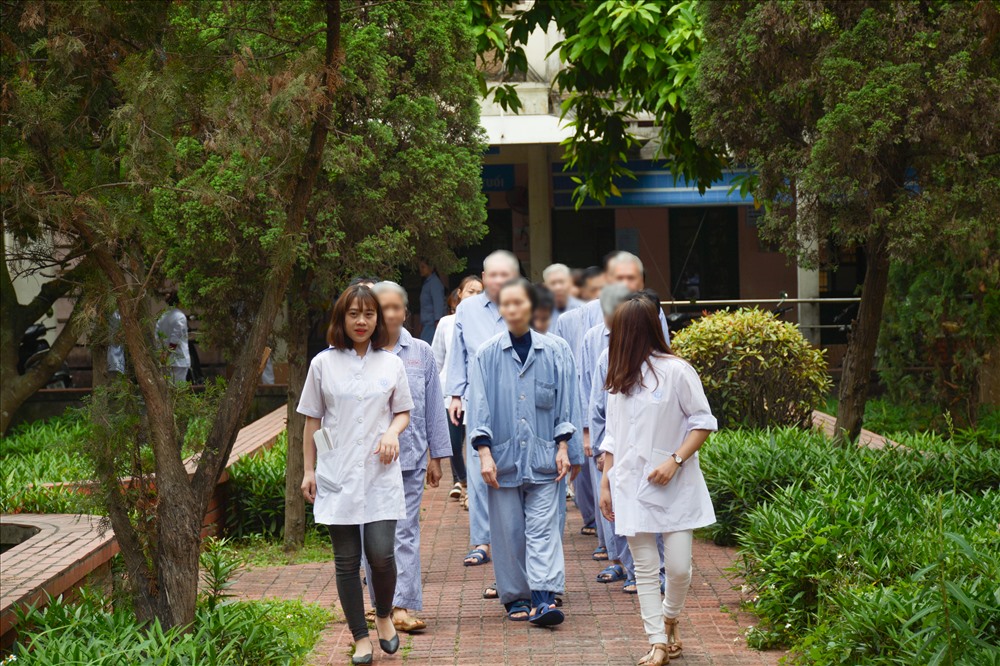 Sau cánh cửa Bệnh viện tâm thần Hà Nội - ảnh 2 Sau cánh cửa Bệnh viện tâm thần Hà Nội - ảnh 2