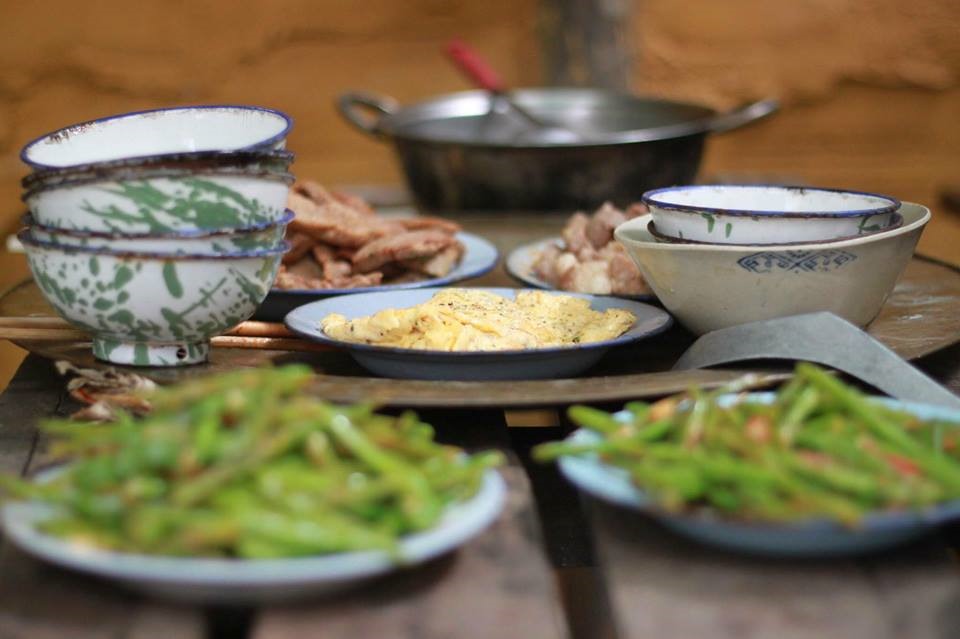 Bắc Cù nghiện đồ cổ, đến nỗi ăn uống sinh hoạt đều dùng vật dụng thời xưa. Ảnh:BC