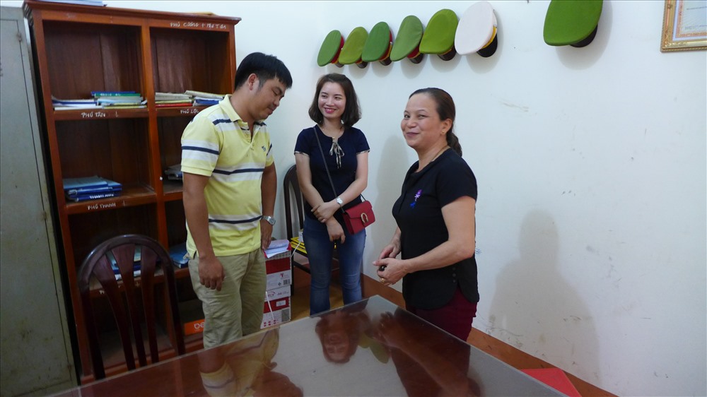 Anh Vượng đã nhận lại toàn bộ 300 triệu đồng từ chị Lý và chị Liên. Ảnh: Đ.D