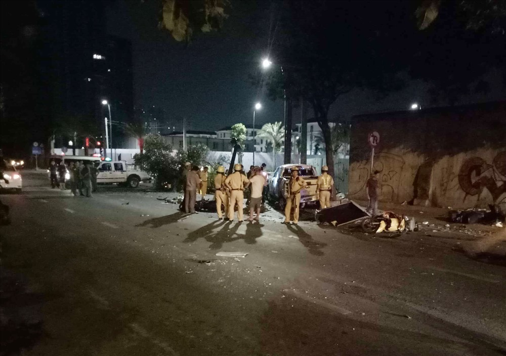 Cảnh sát giao thông phong tỏa hiện trường phục vụ công tác điều tra. Ảnh: T.S