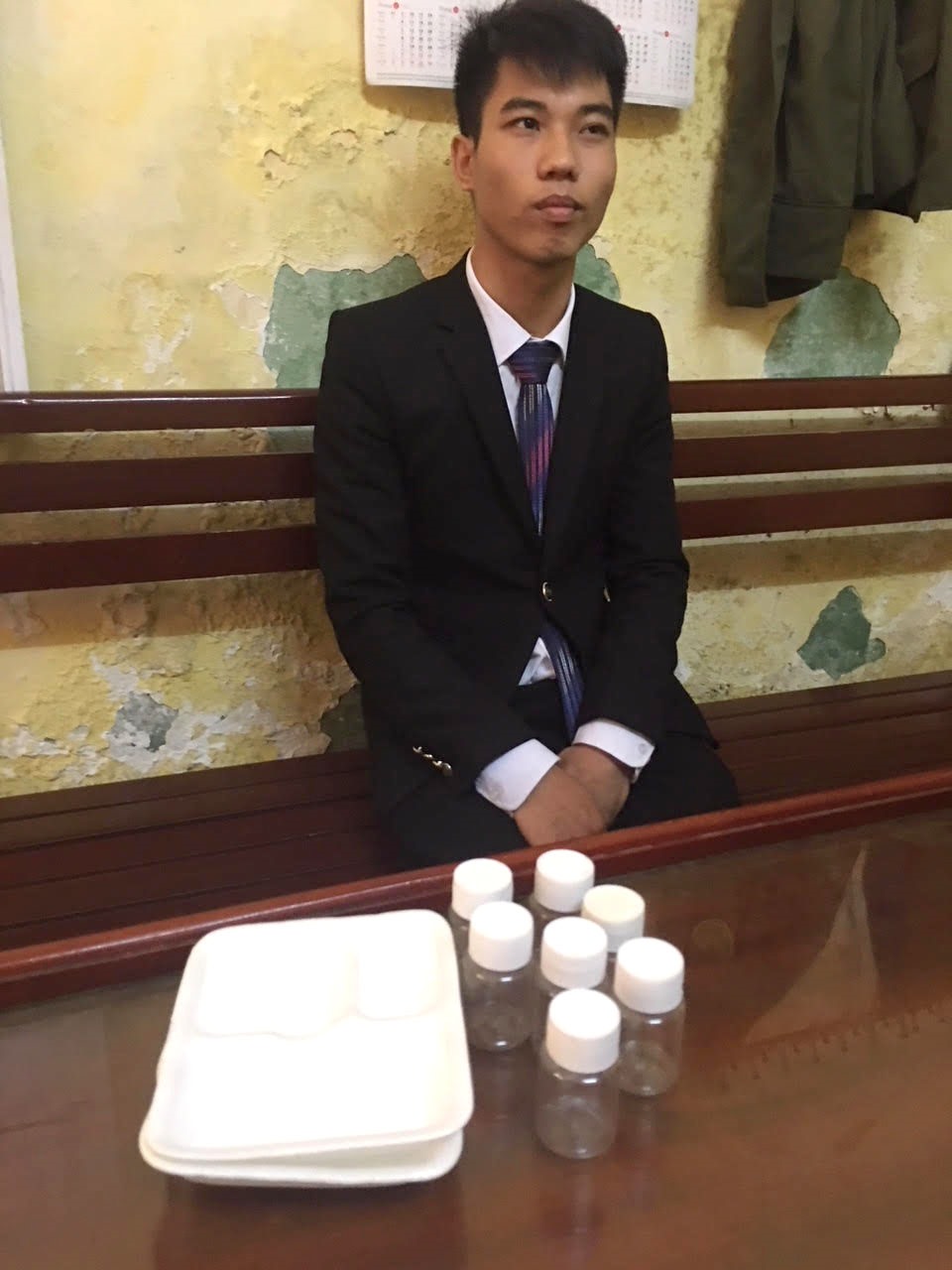 Nguyễn Hoàng Trung tại cơ quan chức năng. Ảnh: ANHP