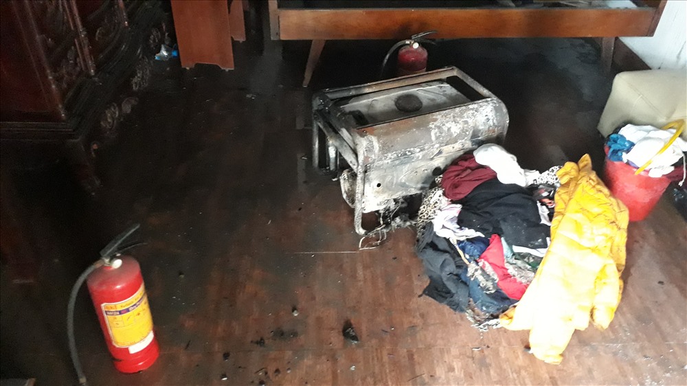 Các cô giáo tại đây đã sử dụng 4 bình chữa cháy