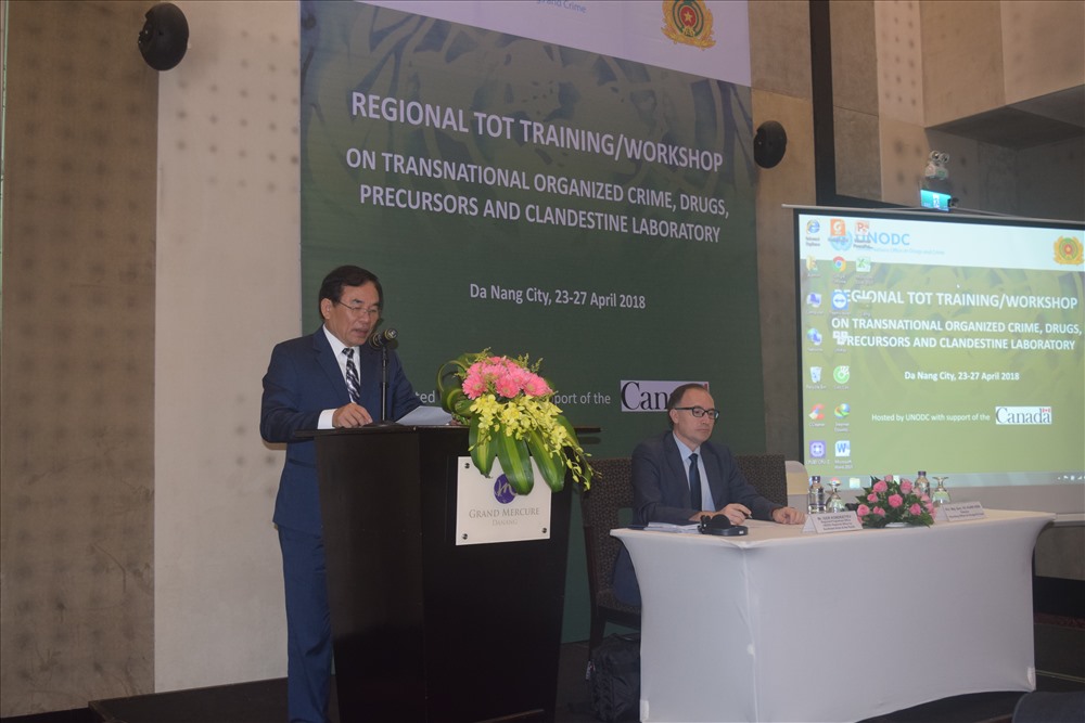 Đồng chí Thiếu tướng Vũ Xuân Viên, Chánh văn phòng Thường trực phòng chống tội phạm và ma túy phát biểu khai mạc khóa tập huấn.