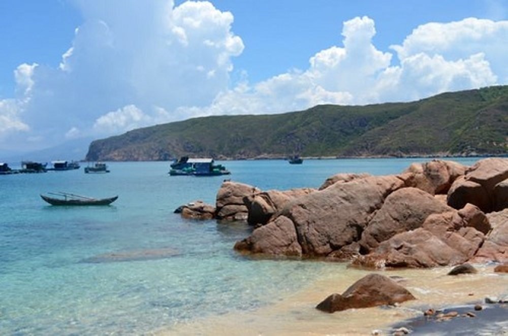 Vẻ đẹp yên bình của Hòn Khô Quy Nhơn