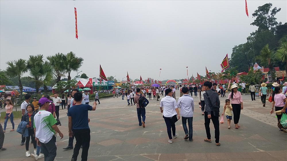 Ban tổ chức Giỗ Tổ Hùng Vương đề ra định hướng “5 không” trong quá trình diễn ra lễ hội là: Không ùn tắc giao thông; không để xảy ra kinh doanh chặt chém; không có người ăn xin; không để xảy ra các hành vi phản cảm; không mất vệ sinh an toàn thực phẩm.