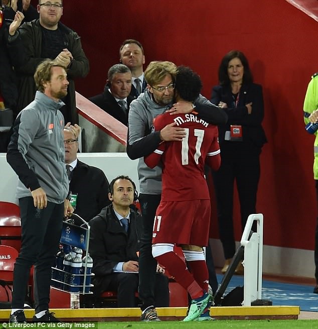 Klopp luôn ưu ái Salah hết mực. Ảnh: Getty.