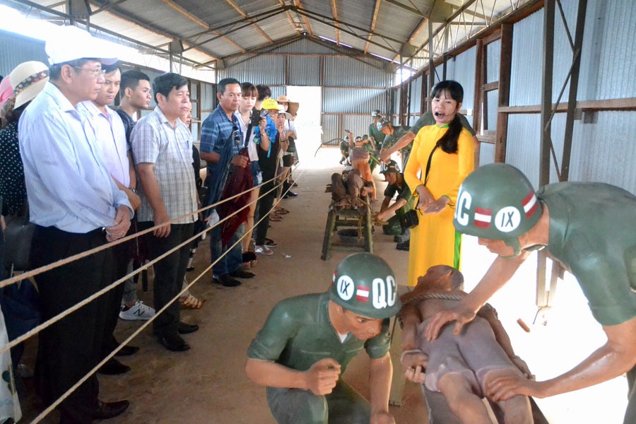 Bằng nhiều hình thức tra tấn dã man, “Trại giam Tù binh Cộng sản Việt Nam/ Phú Quốc” đã thủ tiêu hơn 4.000 chiến sĩ cách mạng.