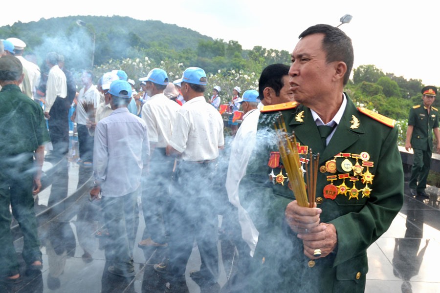 Đã 45 năm rồi, nhưng nhiều cựu binh vẫn bồi hồi với đồng đội đã ngã xuống.