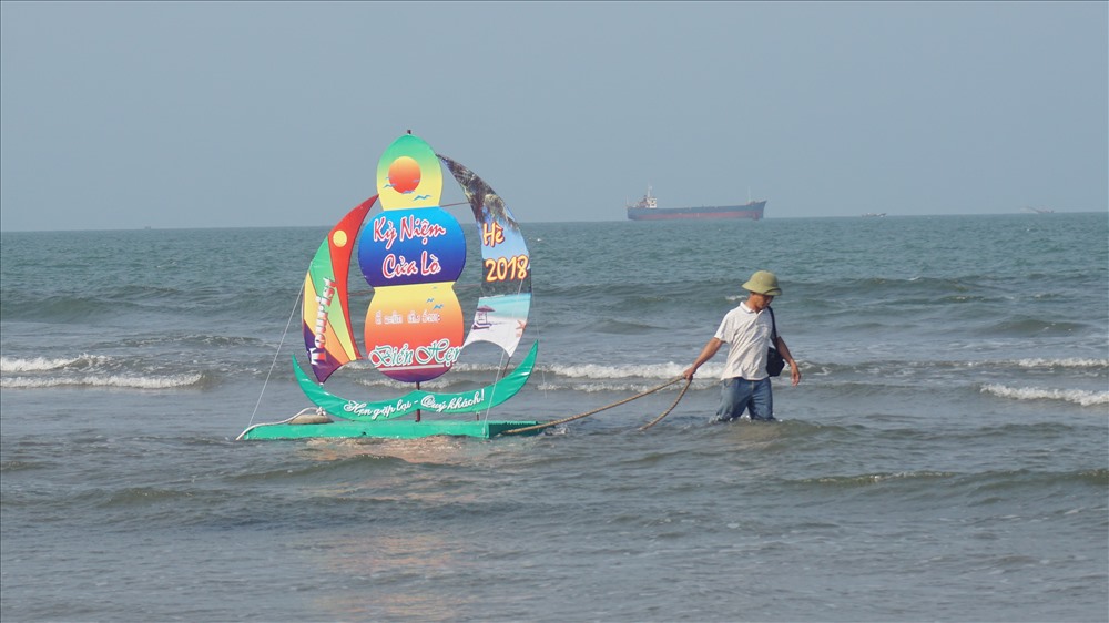 Cửa Lò nổi bật với phong cách phục vụ thân thiện, làm hài lòng du khách. Ảnh: Trần Lưu