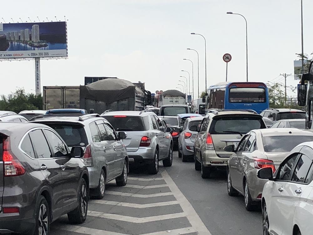 Ùn tắc nghiêm trọng. Ảnh: Vietnamnet