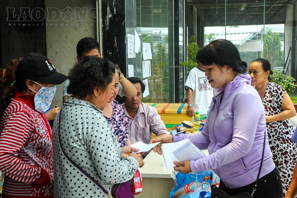 “Giờ chỉ mong sao chủ đầu tư nhanh chóng khắc phục, hỗ trợ cư dân bị thiệt hại để mọi người sớm trở lại cuộc sống bình thường”, bà Thanh - cư dân phòng 705 khu B chia sẻ.