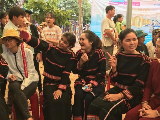 Chùm ảnh lễ cúng cầu mưa của người Jrai Phú Thiện: