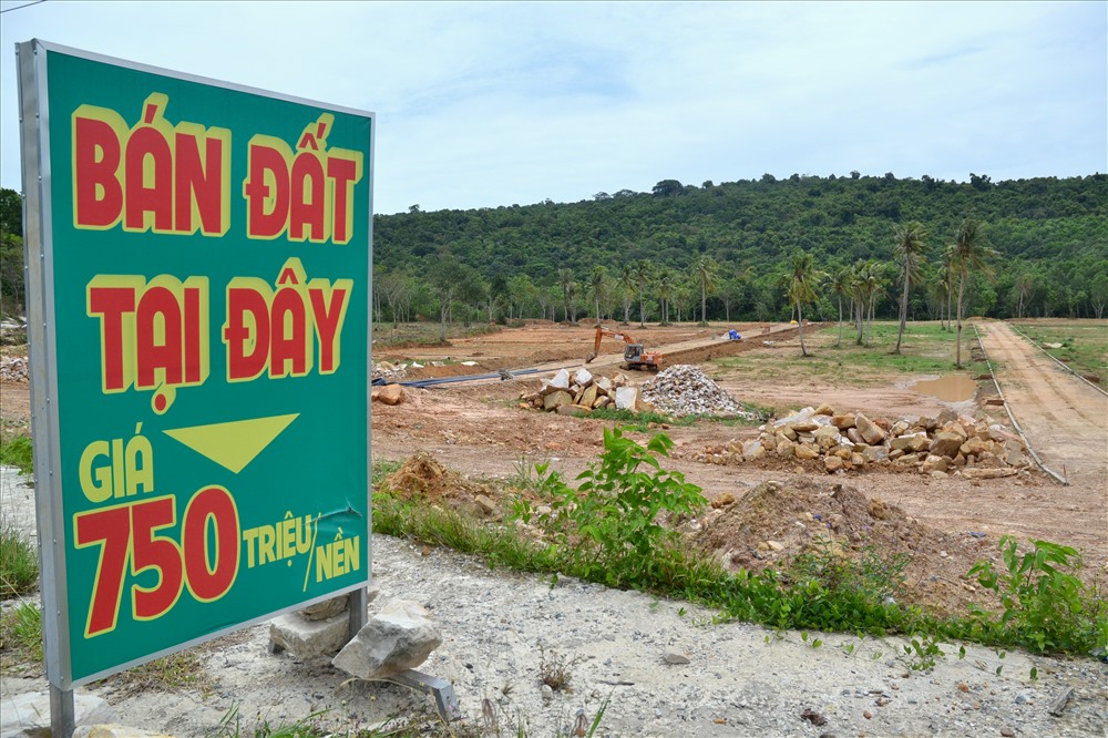 Thậm chí cơ nơi còn thông tin rõ giá... (Ảnh: Thanh Mai)