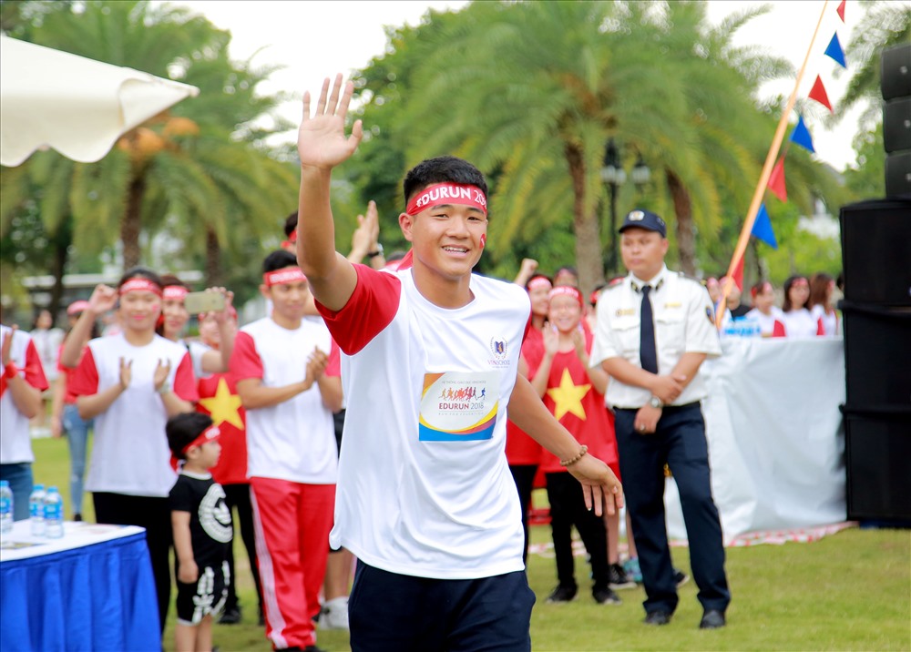Hà Đức Chinh chi sẻ: “Không chỉ đơn thuần là một giải chạy, EDURUN còn là cơ hội giúp các em học sinh hiểu rằng Thể thao vừa có lợi cho sức khỏe, vừa kết nối những tấm lòng thiện nguyện để cùng làm những việc có ý nghĩa cho xã hội”