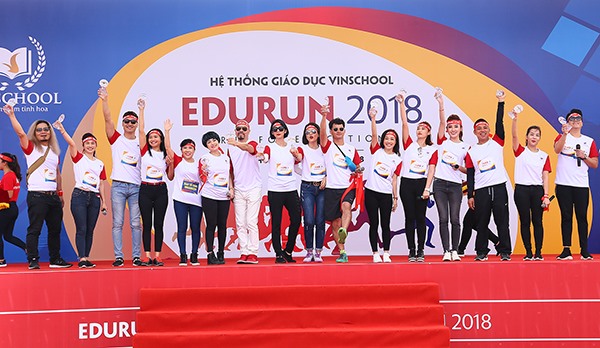 Với mục đích thiết thực và ý nghĩa, Giải chạy EDURUN 2018 đã thu hút sự tham gia của rất nhiều nghệ sỹ nổi tiếng như NSƯT. Xuân Bắc, Ca sĩ Văn Mai Hương, MC Diệp Chi, Diễn viên Mạnh Trường, Kiện tướng Dancesport Khánh Thi, Á Hậu Huyền My, Diễn viên Lã Thanh Huyền, Siêu mẫu Xuân Lan, BTV Thuý Hằng, Diễn viên Minh Hương, NSƯT. Đức Hùng, Ca sỹ Ngọc Khuê vv…