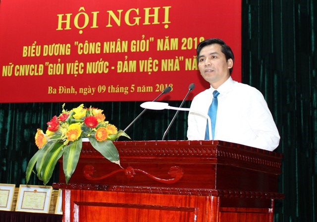 Phó Chủ tịch LĐLĐ TP. Hà Nội Lê Đình Hùng phát biểu chỉ đạo tại hội nghị.