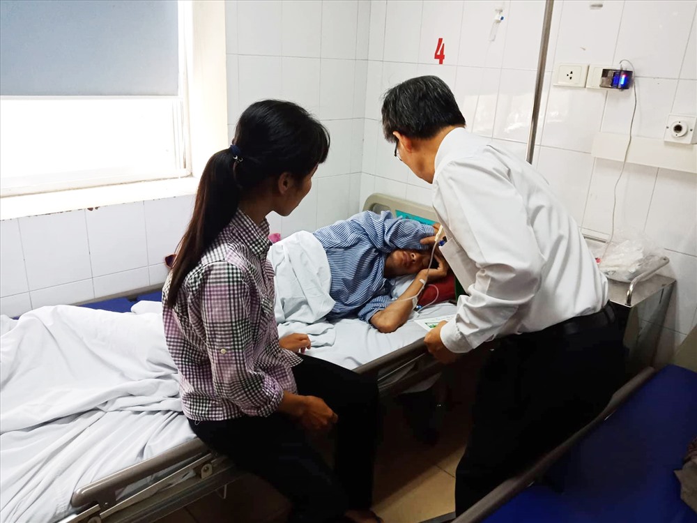 Lãnh đạo Taxi Mai Linh đến thăm hỏi tài xế bị đánh