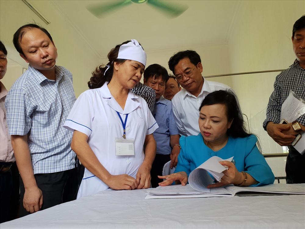 Sổ sách KCB còn nhiều thiếu hợp lý (Ảnh: T.Linh)