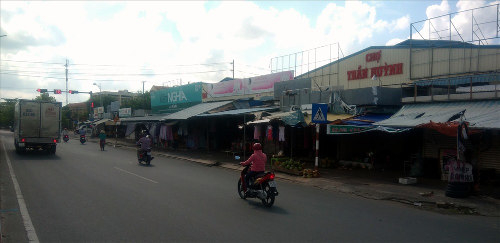 Tiều chợ Trần Huỳnh sẽ được bố trí tại chợ Nông sản thực phẩm (ảnh Nhật Hồ)