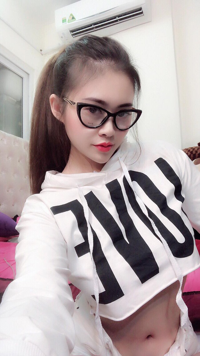 Huyền Phương cho biết cô lên tiếng để ủng hộ việc người mẫu K.P dám đứng lên làm đơn tố cáo.