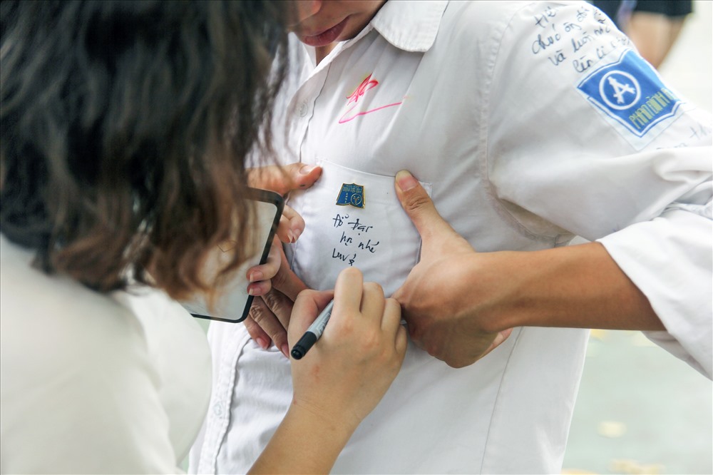 đơn giản chỉ là lời chúc thi tốt trong kỳ thi quan trọng sắp tới, mà nó còn là niềm tin mà bạn bè dành cho nhau.