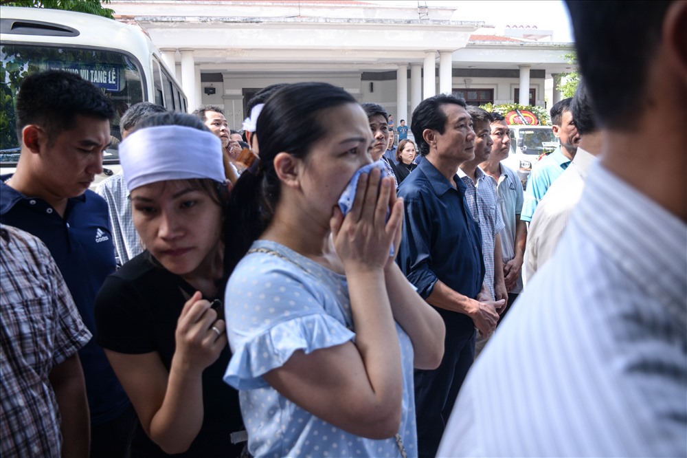 Không khí trang nghiêm, thương tiếc trong giây phút tiễn biệt người lái chuyến tàu SE19.