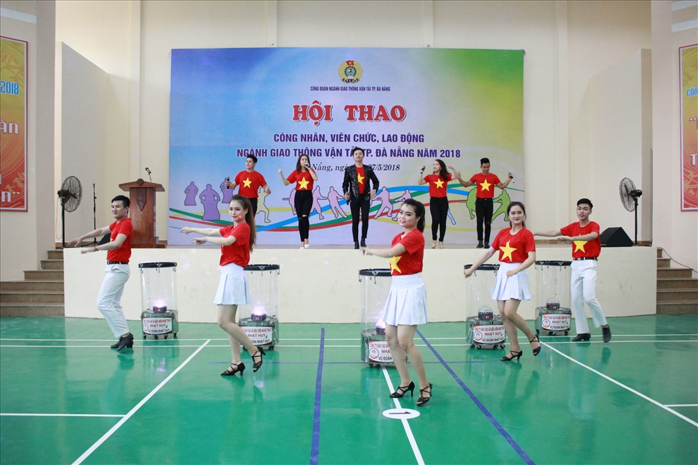 Hôi thao là hoạt động tiêu biểu của ngành GTVT trong Tháng Công nhân 2018. Ảnh: XH