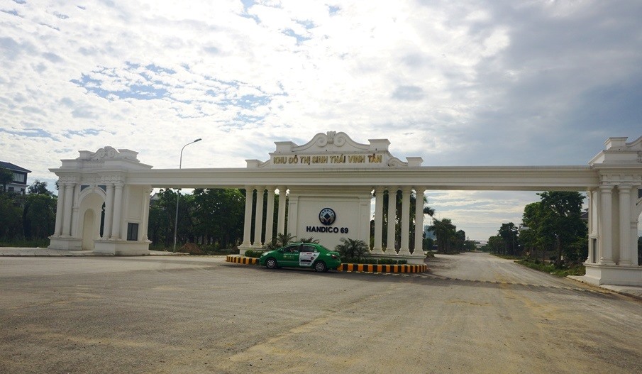 Lối vào khu đô thị mới Vinh Tân (ảnh: P.V)